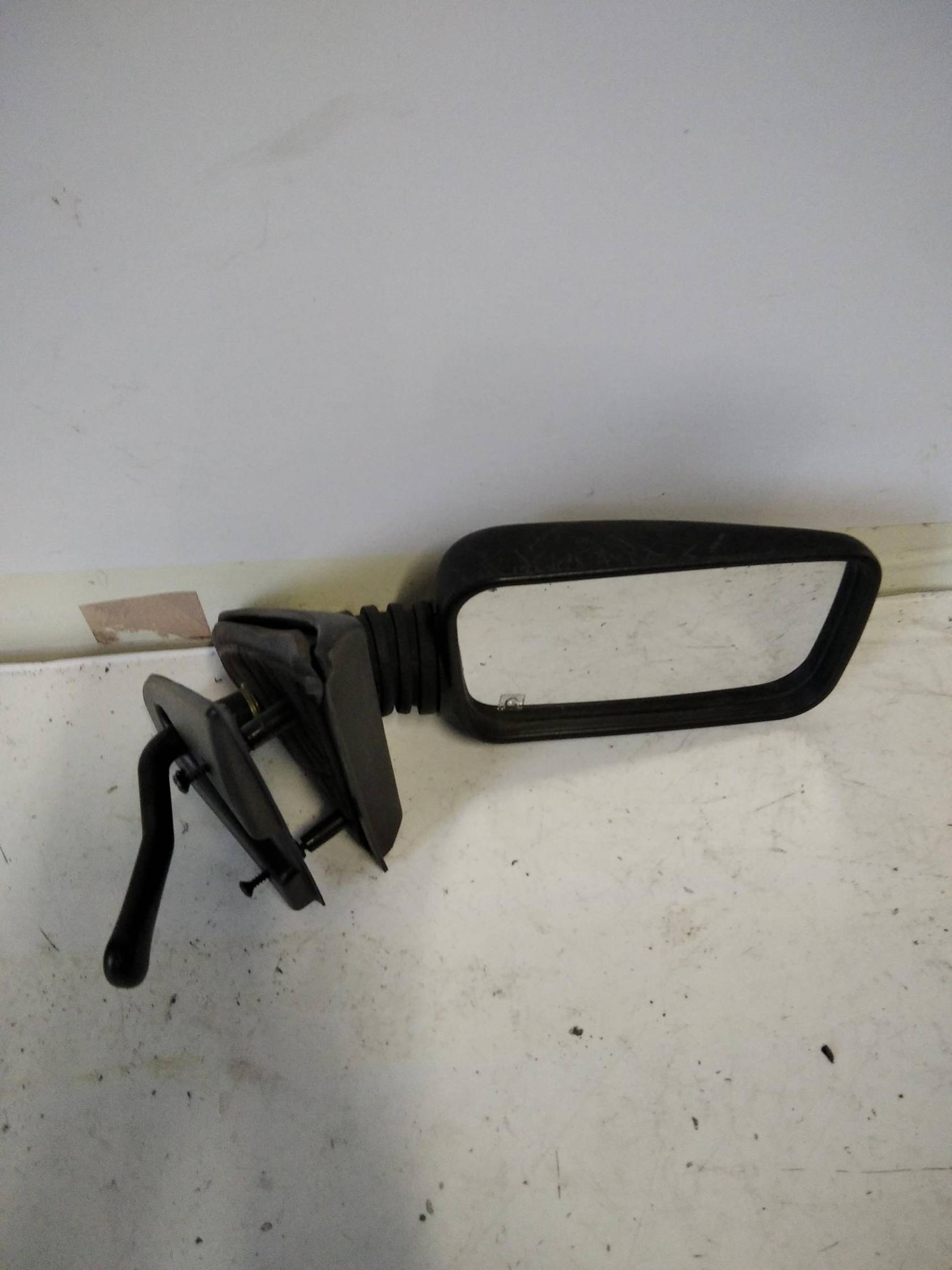 Retrovisore est. dx.